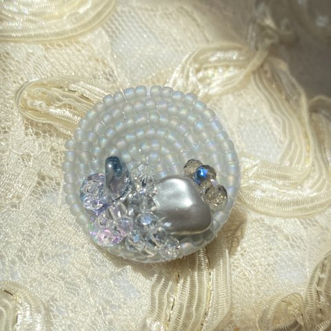 ビーズ刺繍　mini circle broach  【Blue gold】