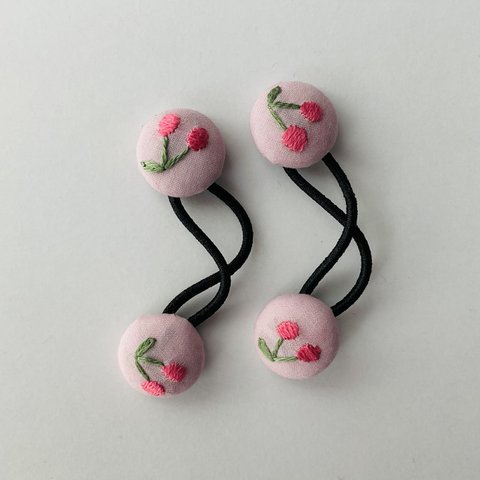 ヘアゴム　手刺繍　さくらんぼ