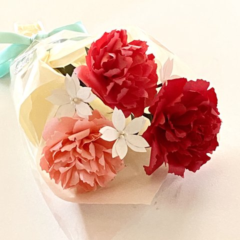 和紙で作ったカーネーションのミニ花束