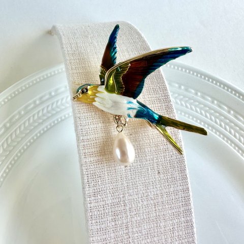 雫の本真珠と鳥のアンティーク風ブローチ