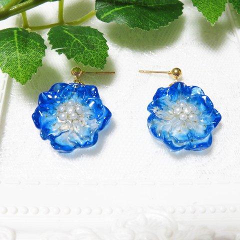 358.ブルーカラーのお花ピアス