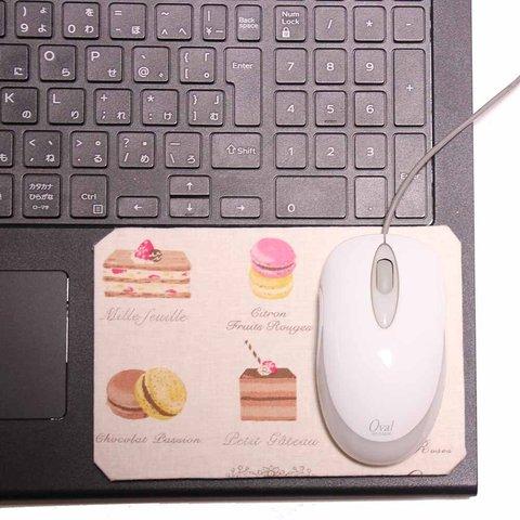 ノートPCの端っこで使うマウスパッド・パリスイーツ