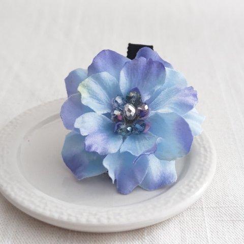 blue flower clip 