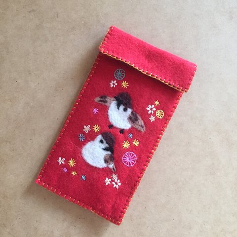 sold out 二羽の雀の子と花刺繍のメガネケース・ペンケース