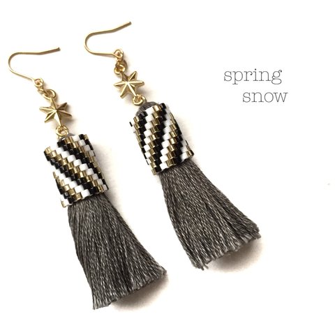 再販♡stripe × star tassel earrings（black grey）