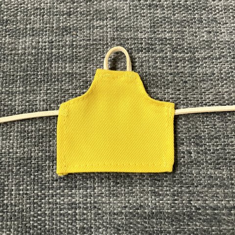 オビツ11 シンプルなエプロン　yellow