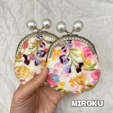 🟰パールと花柄刺繍のミニミニがま口♡🟰