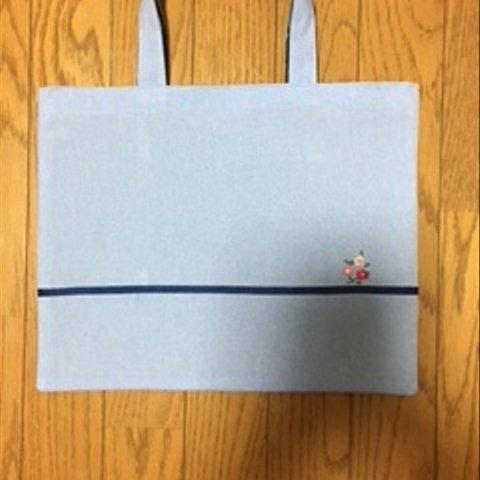 お花の手刺繍★シンプルなレッスンバッグ★水色／＊入園入学・通園通学＊／