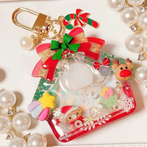 クリスマス雪降るおうち◆シェイカーキーホルダー くま サンタ クリスマスツリー スノードーム シャカシャカ チャーム ハートシェイカー 雪の結晶 レジン ラメ ホログラム トナカイ 名入れ Xmas