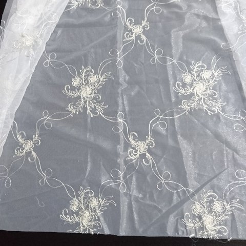 【横220X縦190】金刺繍大判花柄チュールレースカーテンハギレ 