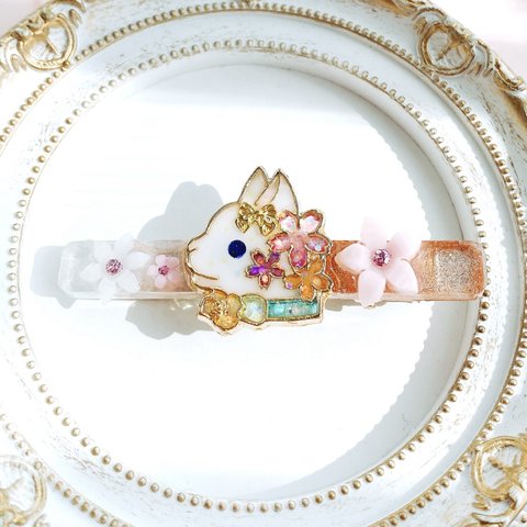 猫と花のヘアクリップ　ピンク　レジン　レジンアクセサリー　