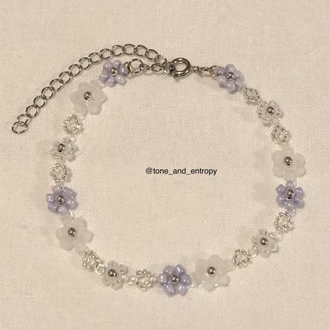 シルバー×つや消しクリアのお花のビーズブレスレット / Silver&matte transparent beaded flowers bracelet