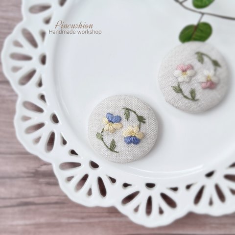 ヘアゴム【ビオラ・ブルー&イエロー】刺繍　ブローチ・ストールピン