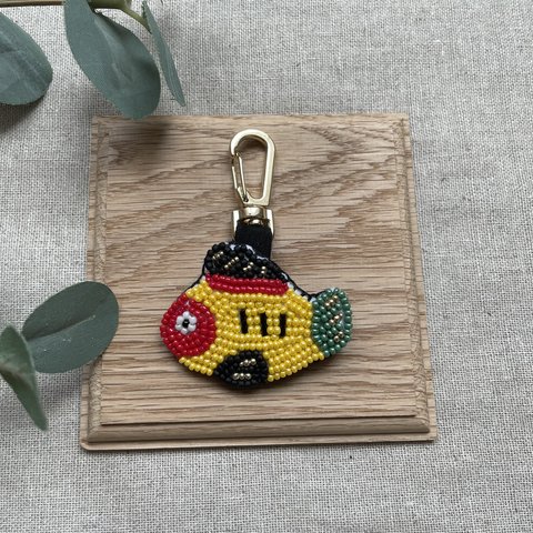 《郷土玩具シリーズ》ビーズ刺繍・黄ぶなキーホルダー《受注生産》