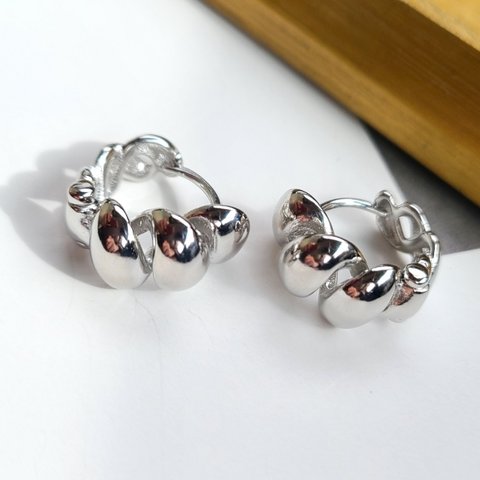 【silver925】【シルバー】 screw pierce  チャンキーフープピアス  シルバー925製  太め キャッチレス  ワンタッチ (#220)