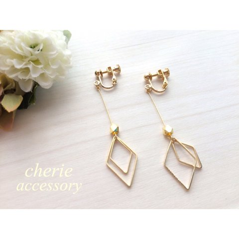 ダイヤ型ゴールドearring