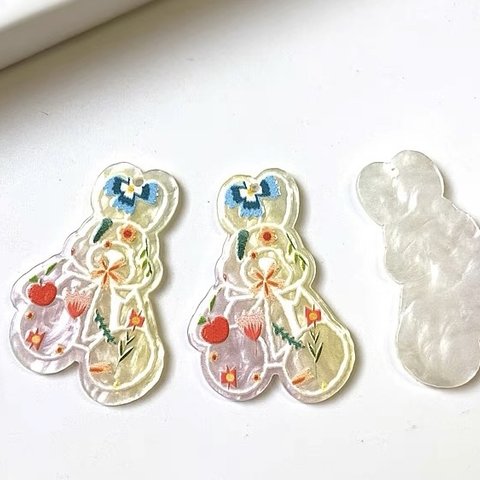 「#7240」アクリル うさぎ どうぶつ プレート チャーム ✴︎4個セット