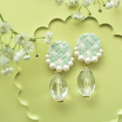 ギンガムチェック刺繍のピアス/イヤリング　Mint green