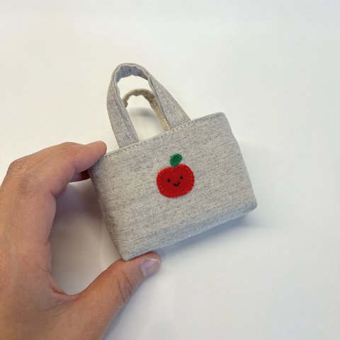 【送料無料】りんごのフェルト刺繍　プチトートバッグ　小物入れ　おままごとにも♪