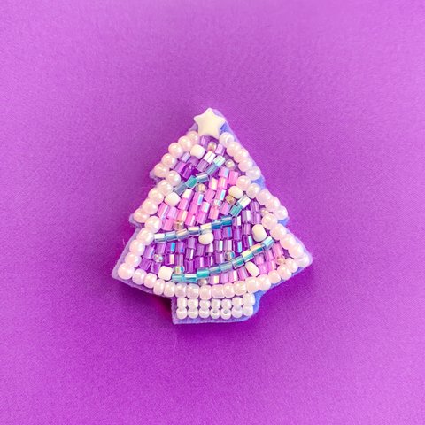 針葉樹のクリスマスツリー pearly purple 【ブローチ/ヘアゴム/ボールチェーン】