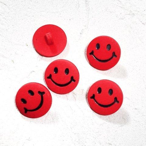 セール　5個　イギリス　ボタン　レッド　スマイリー　ニコちゃん　輸入　ボタン　海外　赤　ukbutton-smiley-red
