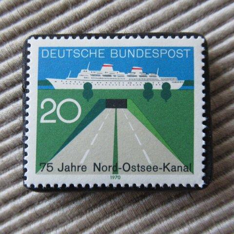 ドイツ　切手ブローチ1165