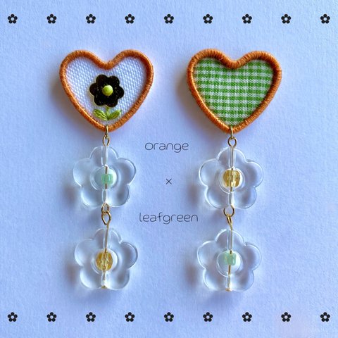 〈bloom checkerd(orange×green)〉刺繍ピアス・イヤリング