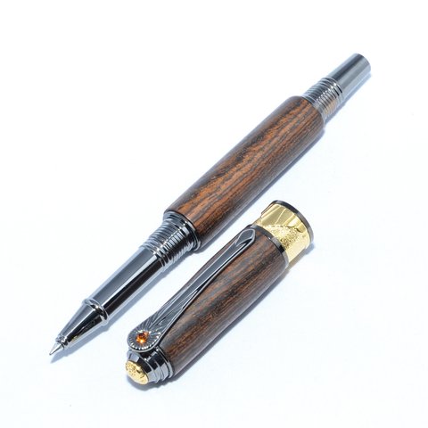  木製の水性ボールペン・アール・デコ風（ボコテ；チタン・ブラック＋22金のメッキ）ADR-BT22G-BO