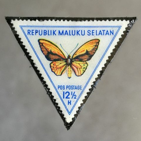 黄色い蝶・昆虫切手ブローチ (南マルク共和国 )