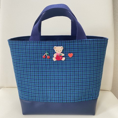 トートバッグ♡マチあり♡ファミリアワッペン♡青チェック♡かばん♡ハンドバッグ♡お弁当バッグ♡