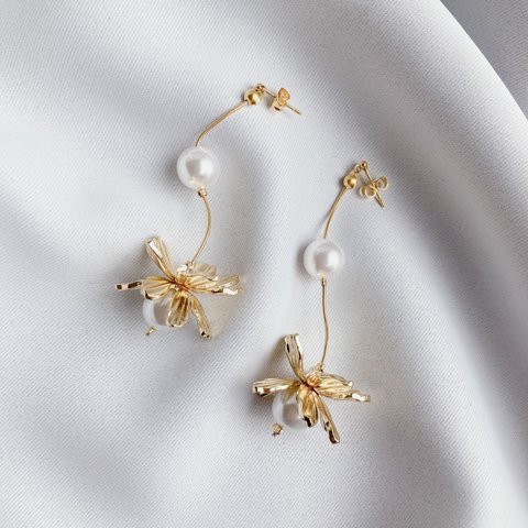 round pearl pierce /earring 