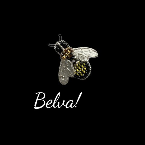 ビーズ刺繍のブローチ　-小さな蜂　bee-