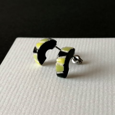 half circle ピアス(mosaic)