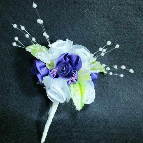 紫と白薔薇のミニブーケコサージュ　専用ケース付　◆定形外発送あり◆