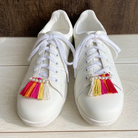 👟スニーカーアクセサリー👟　ビタミンカラータッセルでオリジナルな足元に🩷 