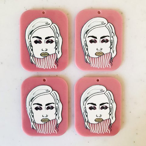 【D】Funny Face Pendant Tops