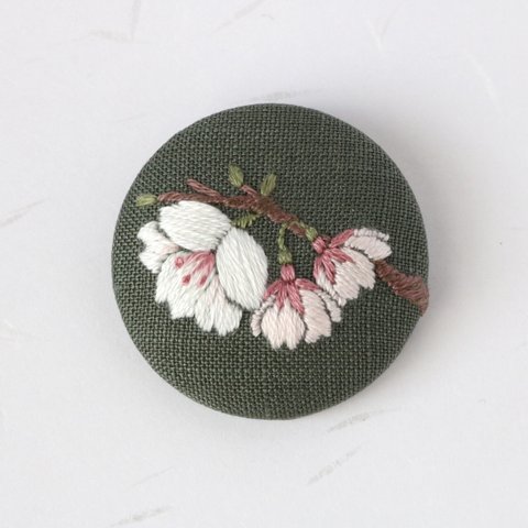 春の桜　手刺繍ブローチ