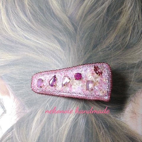 ビーズ刺繍ヘアクリップ 夢かわいいピンクビジュー