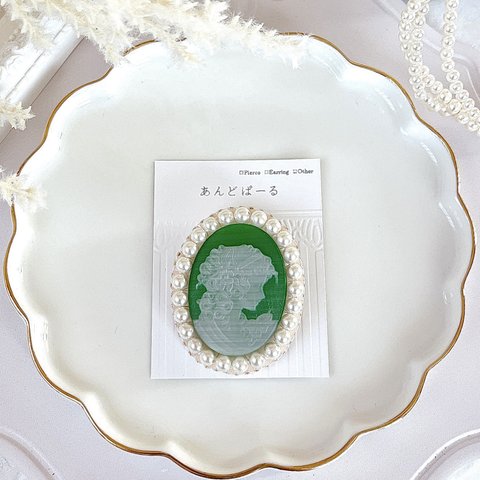 【一点物】カメオのパール刺繍ブローチ　〜Green〜