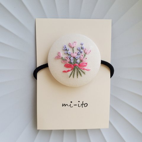 刺繍ヘアゴム or ブローチ🌷　no.1454   くるみボタン　 💛送料無料💛　