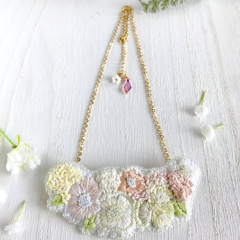 刺繍のネックレス 3way