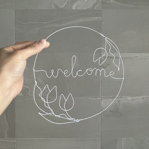 welcomeしろいろチューリップのリース　ワイヤークラフト