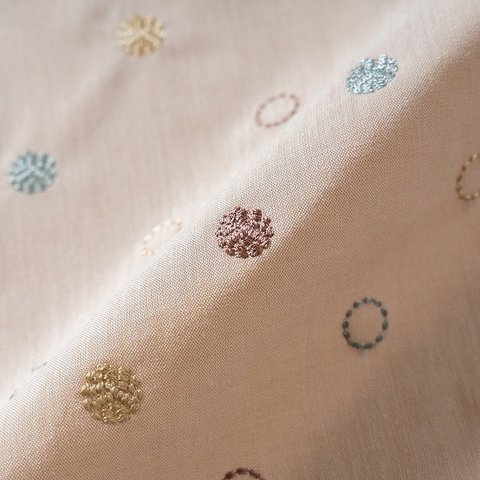 刺繍生地 【ドット/ベージュ/アース】 カットクロス 綿ポリ