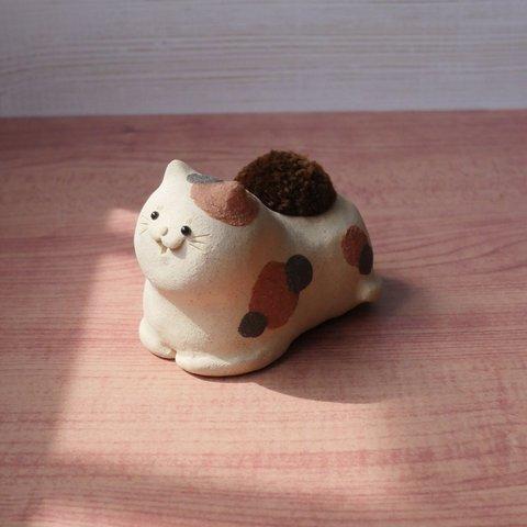 オリジナル陶器猫「ねこのひげ枕」香箱座りタイプ　親ねこ  ミケ