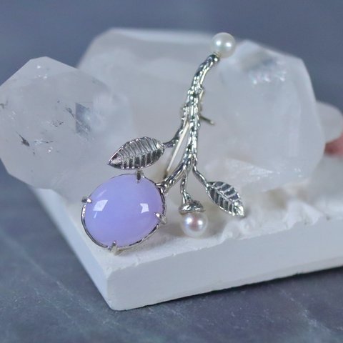 "冬の花" ラベンダー翡翠と真珠のブローチ シルバー925
