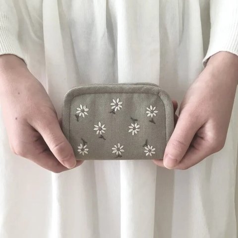 【再販】小花の手刺繍ミニ財布(グレー)