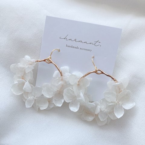 アナベルピアス／紫陽花ピアス💐🤍‪𓂃