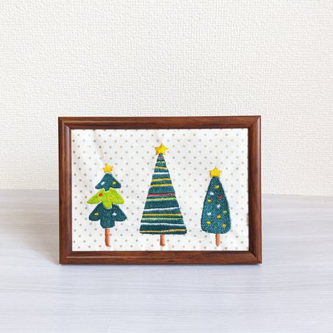 北欧風 刺繍のクリスマスツリー