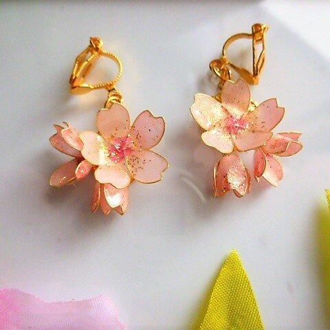 [受注生産]三分咲き♡桜のピアス　浅緋（usukihi） 