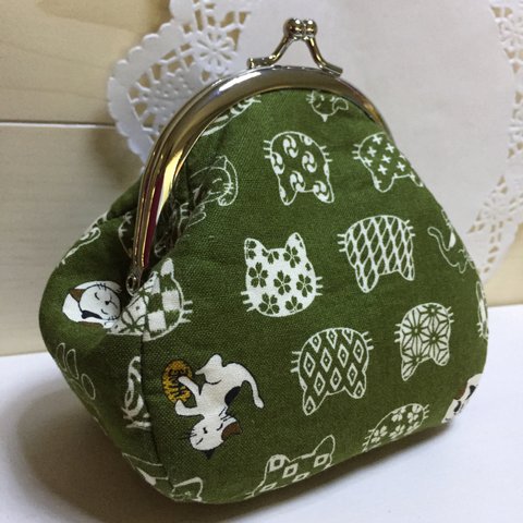 ＊ハンドメイド＊ふっくらがま口ポーチ 猫柄  みどり＊